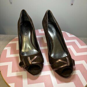 DKNYC Women's Brown Suede Open-Toed Heels Size 8